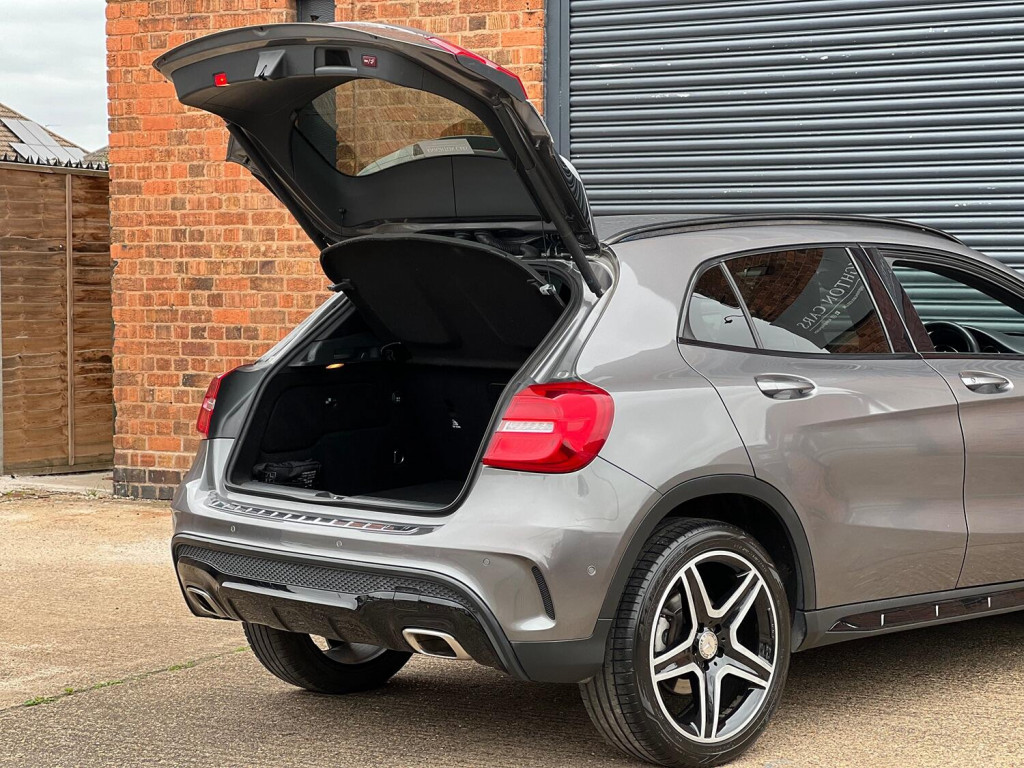 MERCEDES-BENZ GLA CLASS