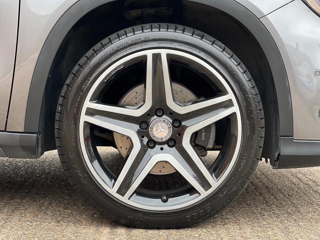 MERCEDES-BENZ GLA CLASS