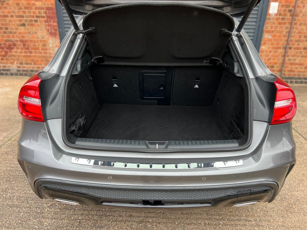 MERCEDES-BENZ GLA CLASS