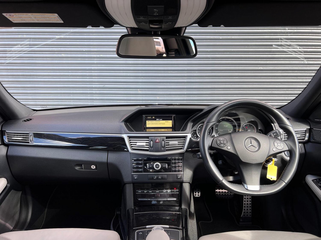 MERCEDES-BENZ E CLASS