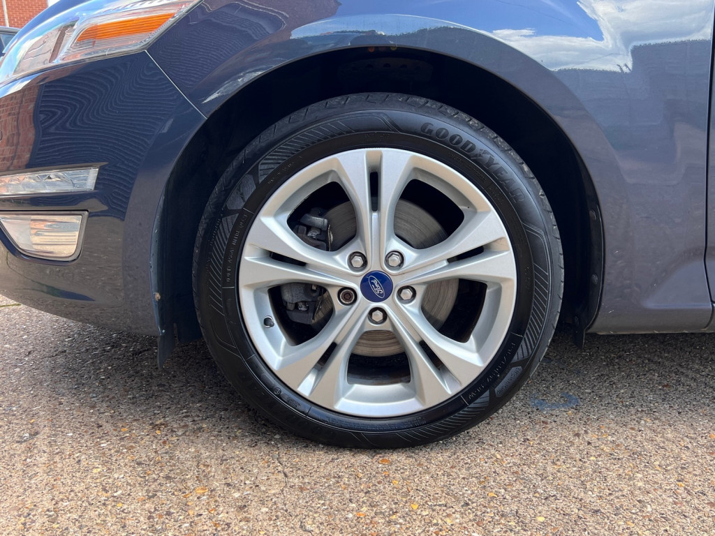 FORD MONDEO
