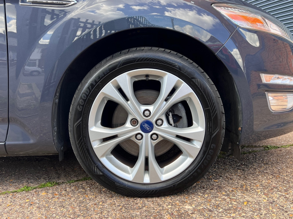 FORD MONDEO