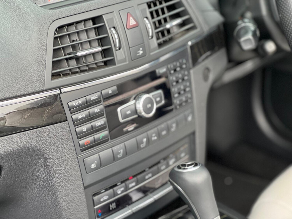 MERCEDES-BENZ E CLASS