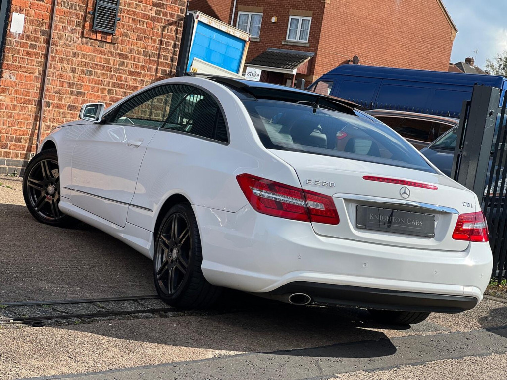 View MERCEDES-BENZ E CLASS 2.1 E220 CDI BlueEfficiency Sport
