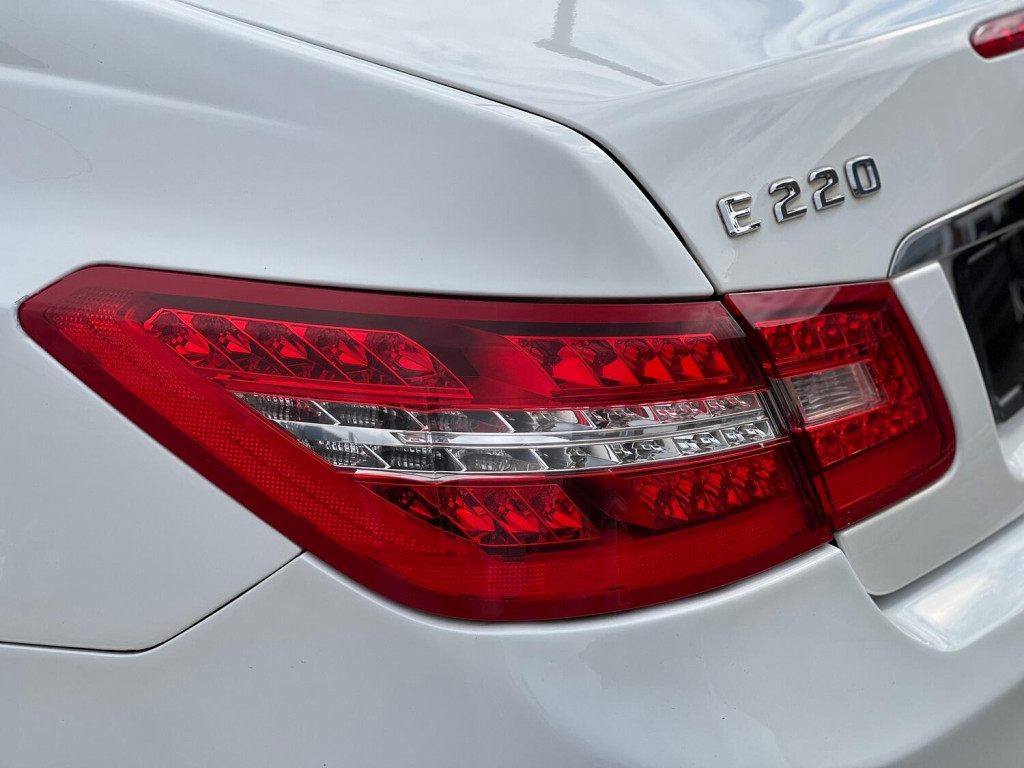 MERCEDES-BENZ E CLASS