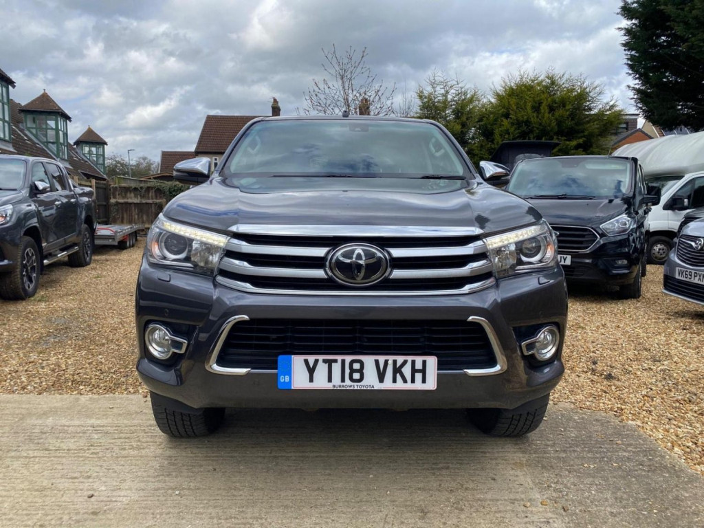 TOYOTA HILUX