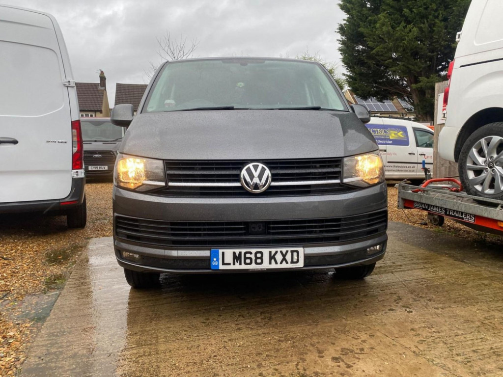 View VOLKSWAGEN TRANSPORTER 2.0 TDI T28 BlueMotion Tech Highline FWD SWB Euro 6 (s/s) 5dr
