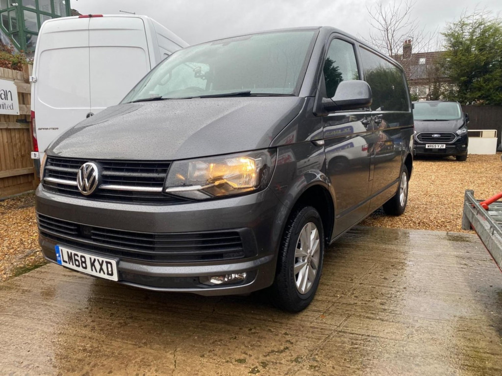 View VOLKSWAGEN TRANSPORTER 2.0 TDI T28 BlueMotion Tech Highline FWD SWB Euro 6 (s/s) 5dr