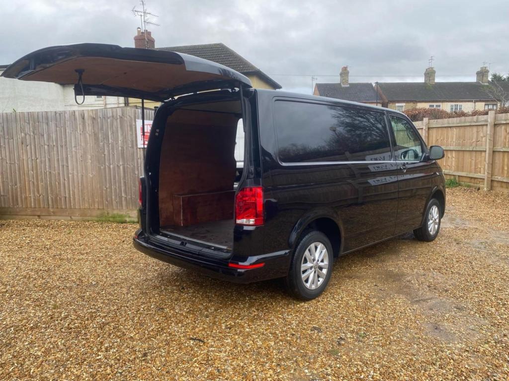 VOLKSWAGEN TRANSPORTER