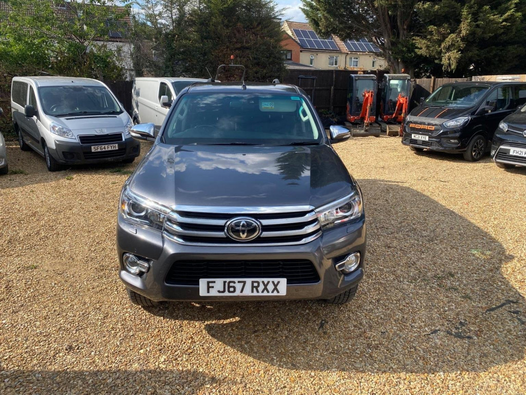 View TOYOTA HILUX 2.4 D-4D Invincible X Auto 4WD Euro 6 4dr (TSS, 3.5t)