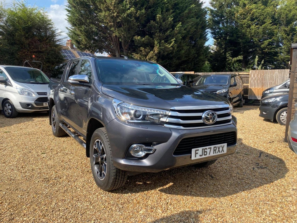 View TOYOTA HILUX 2.4 D-4D Invincible X Auto 4WD Euro 6 4dr (TSS, 3.5t)