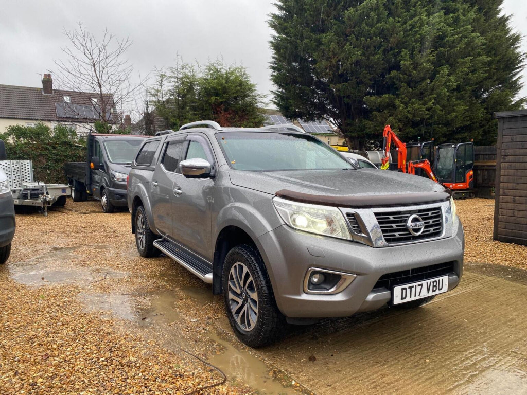 View NISSAN NAVARA 2.3 dCi Tekna 4WD Euro 6 (s/s) 4dr