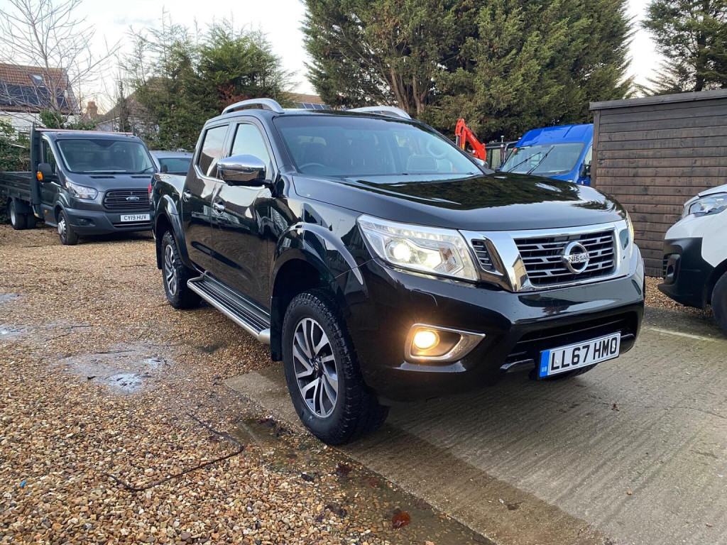 View NISSAN NAVARA 2.3 dCi Tekna 4WD Euro 6 (s/s) 4dr