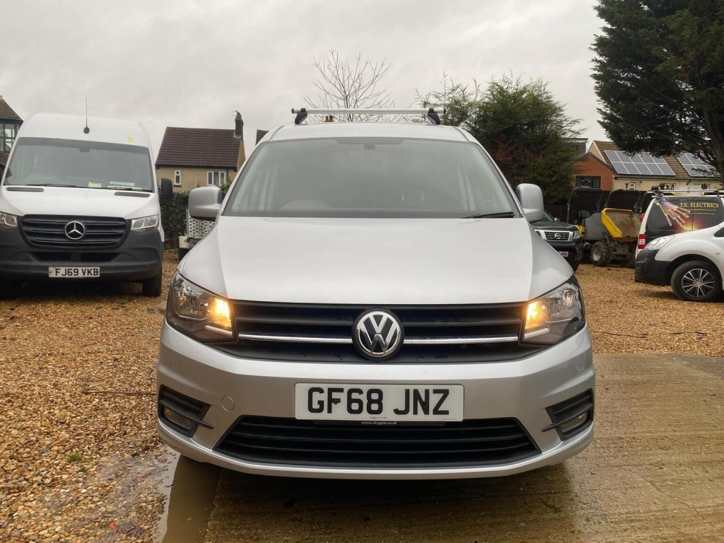 View VOLKSWAGEN CADDY MAXI 2.0 TDI C20 Highline DSG LWB Euro 6 (s/s) 6dr