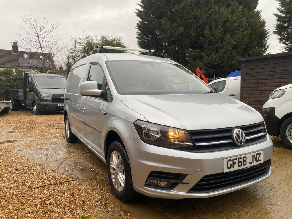 View VOLKSWAGEN CADDY MAXI 2.0 TDI C20 Highline DSG LWB Euro 6 (s/s) 6dr