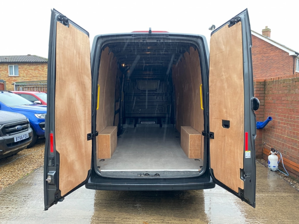 VOLKSWAGEN CRAFTER
