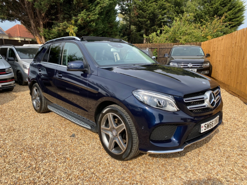 View MERCEDES-BENZ GLE CLASS GLE 350 D 4MATIC AMG LINE PREMIUM-FMSH-PAN ROOF-360 CAMERAS-APPLE PLAY