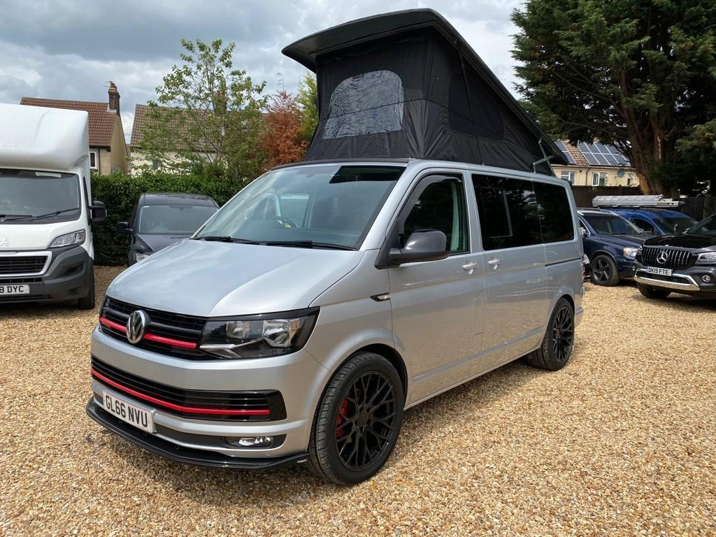 View VOLKSWAGEN TRANSPORTER 2.0 TDI T28 BlueMotion Tech Highline FWD SWB Euro 6 (s/s) 5dr