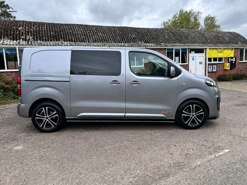 View VAUXHALL VIVARO 2.0 Turbo D 3100 Sportive