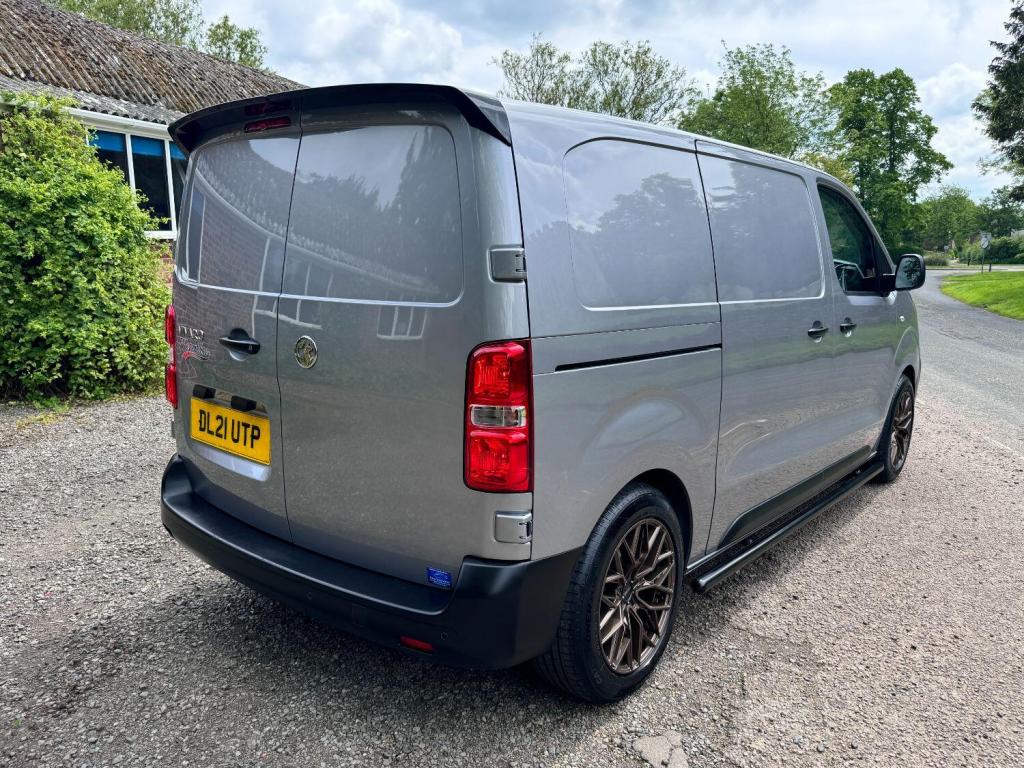 VAUXHALL VIVARO