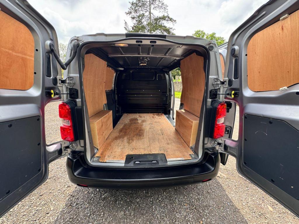 VAUXHALL VIVARO