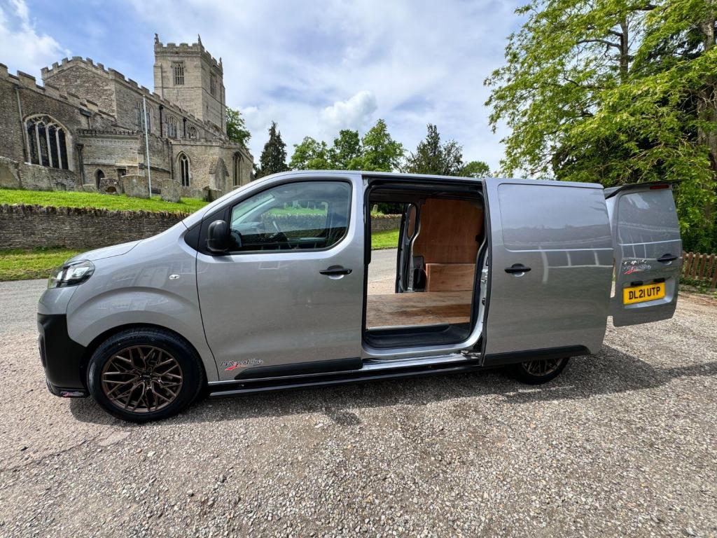 VAUXHALL VIVARO
