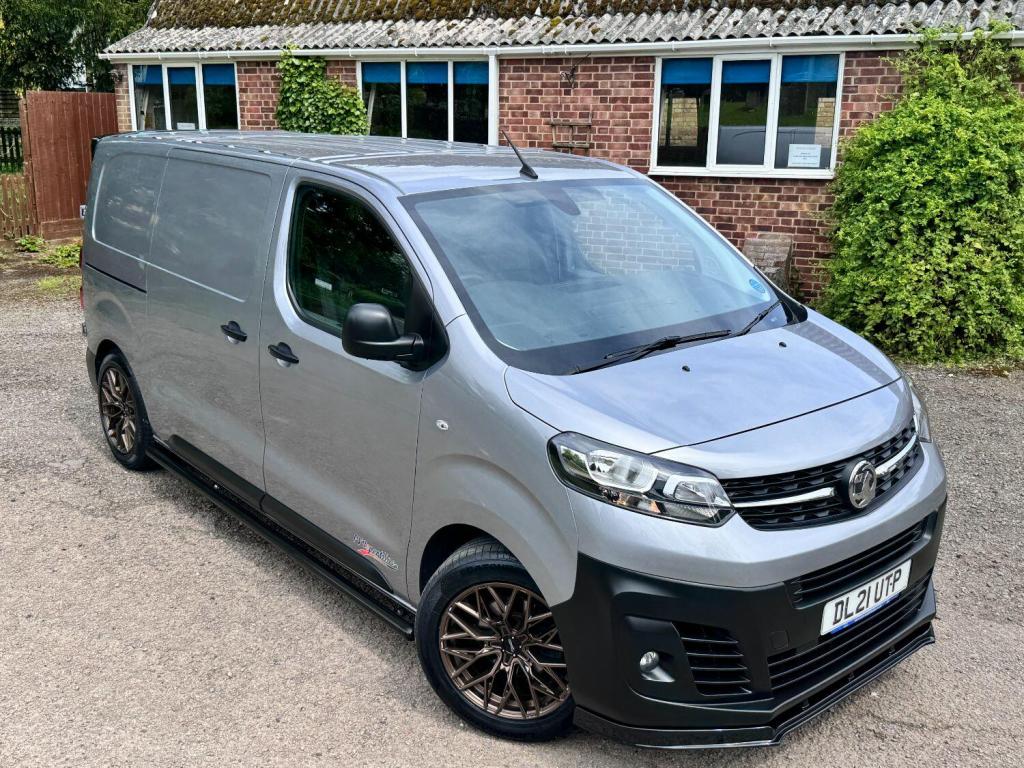 VAUXHALL VIVARO