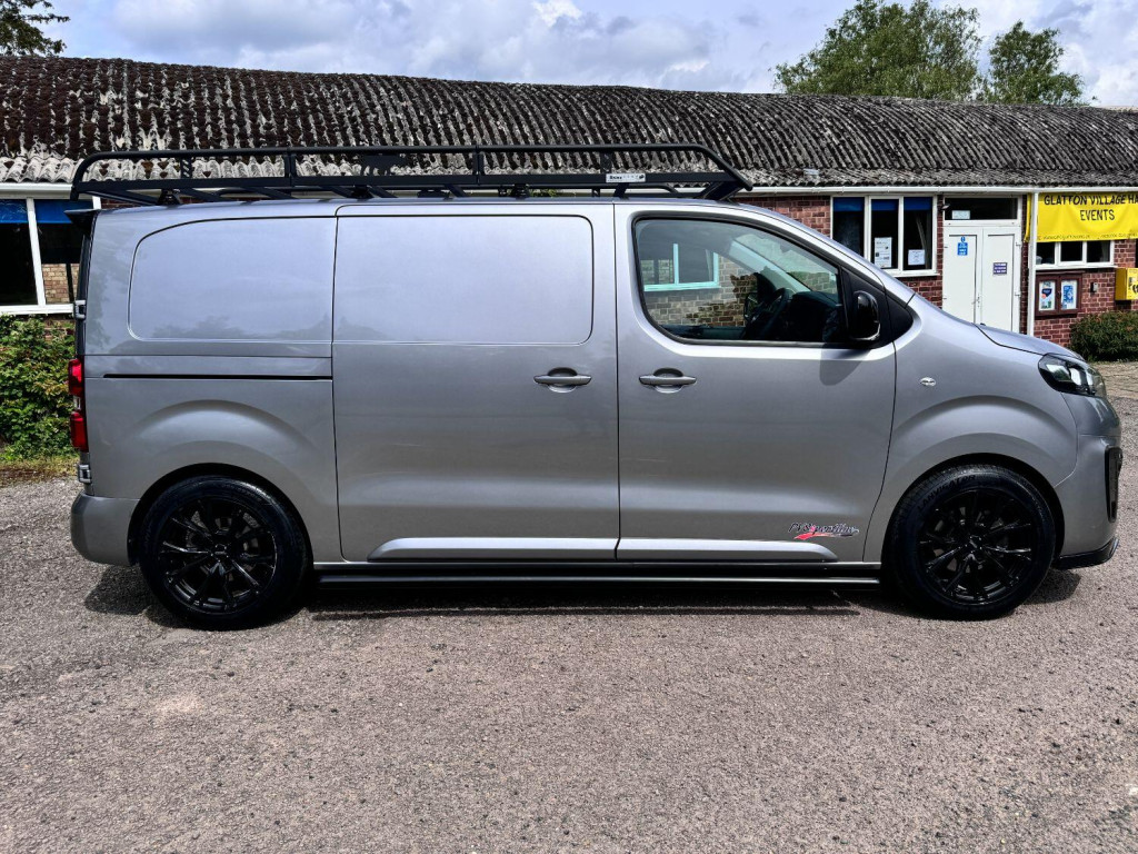 View VAUXHALL VIVARO 1.5 Turbo D 2700 Pro