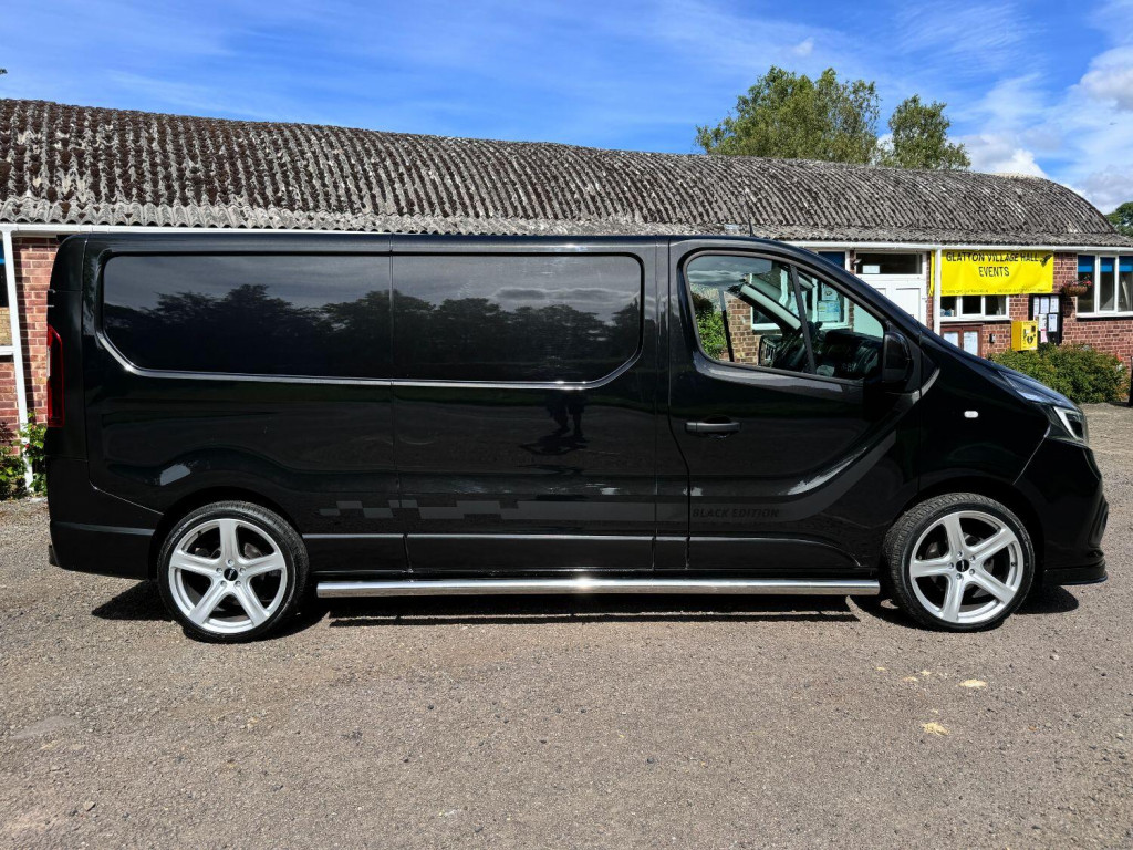 View RENAULT TRAFIC 2.0 LL30 ENERGY dCi 170 Auto EDC Black Edition MY20