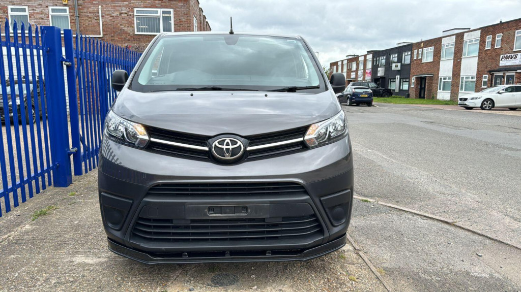 TOYOTA PROACE