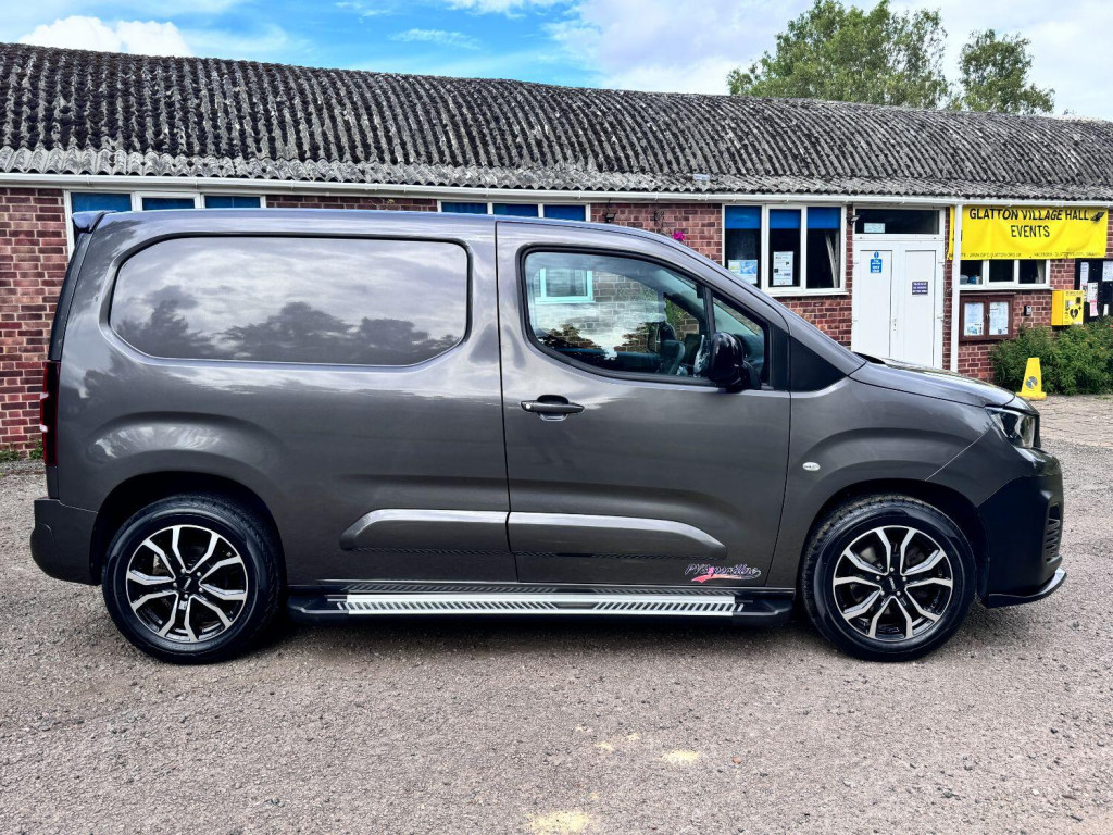 View PEUGEOT PARTNER 1.5 BlueHDi 1000 Asphalt