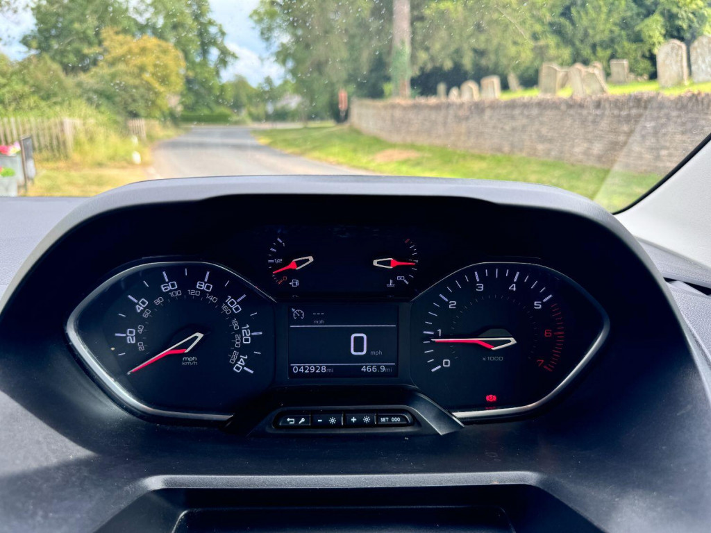 PEUGEOT PARTNER