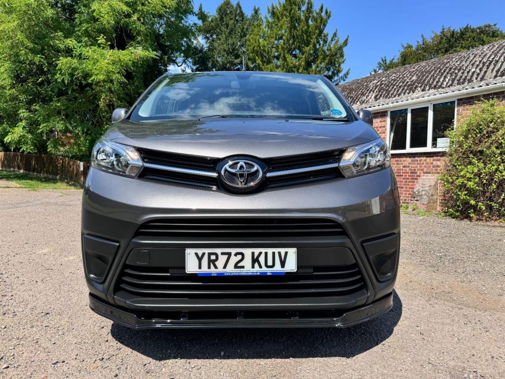 TOYOTA PROACE