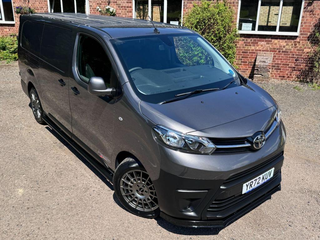 TOYOTA PROACE