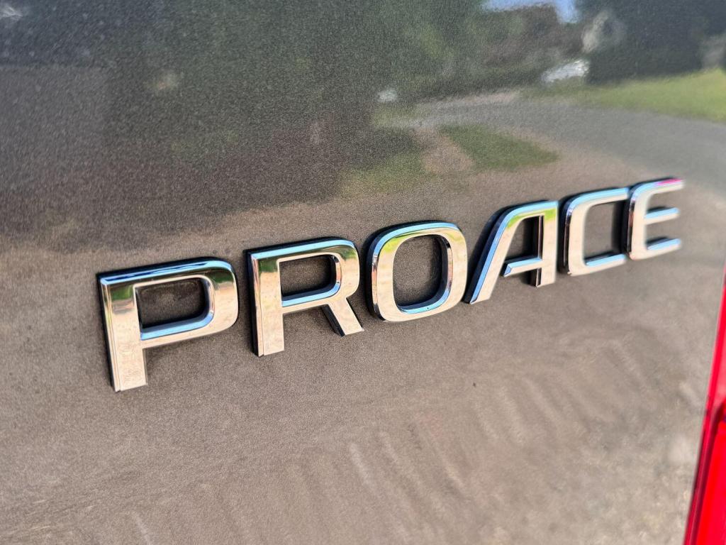 TOYOTA PROACE