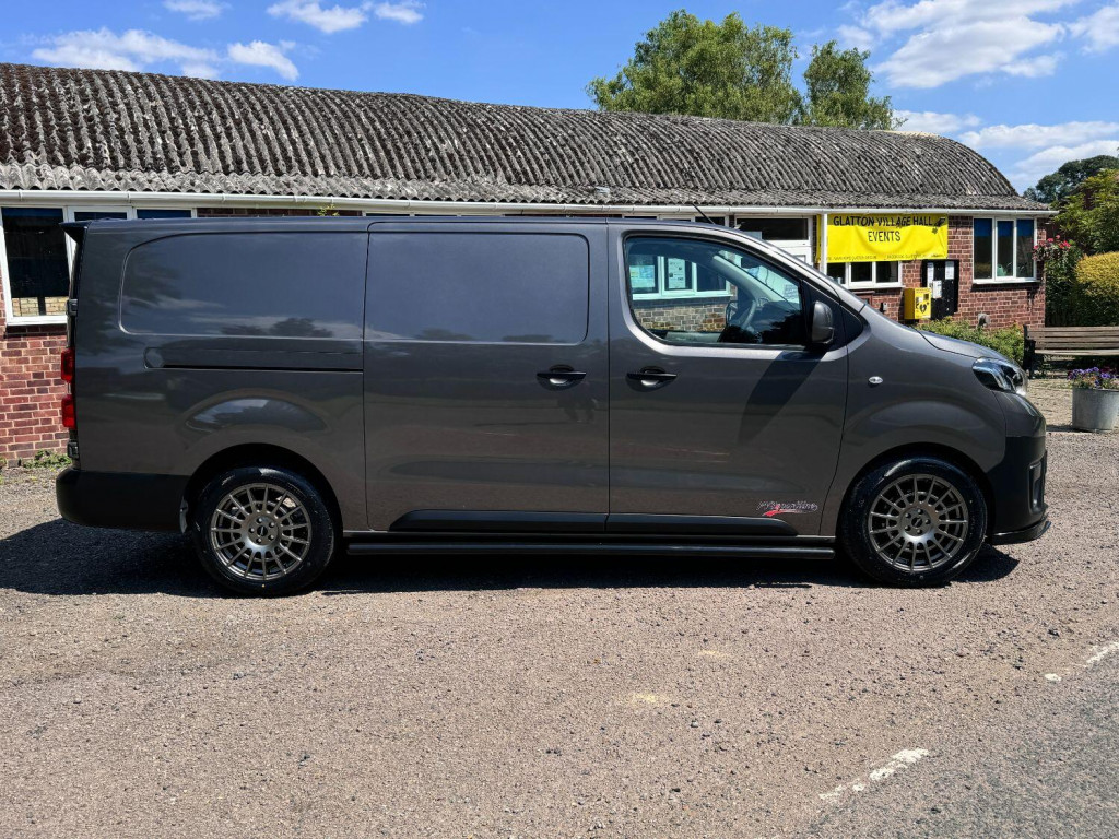 View TOYOTA PROACE 2.0 D Icon