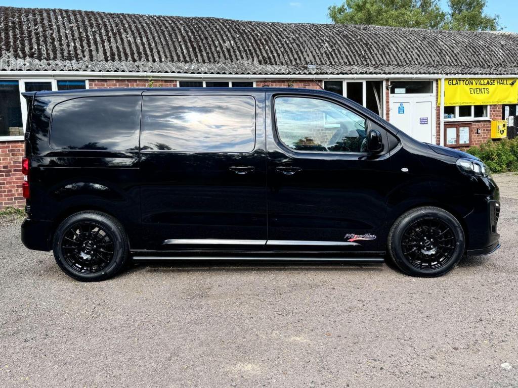 View VAUXHALL VIVARO 1.5 Turbo D 2700 Pro