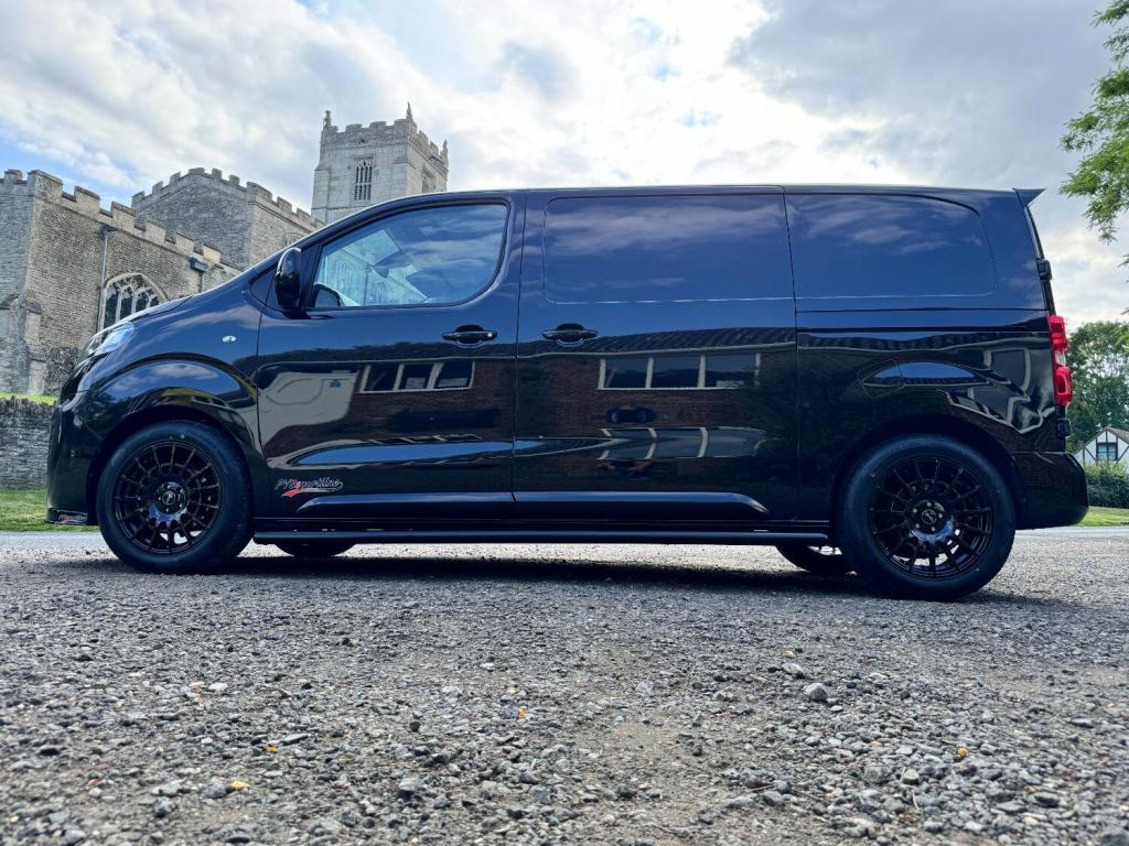 VAUXHALL VIVARO