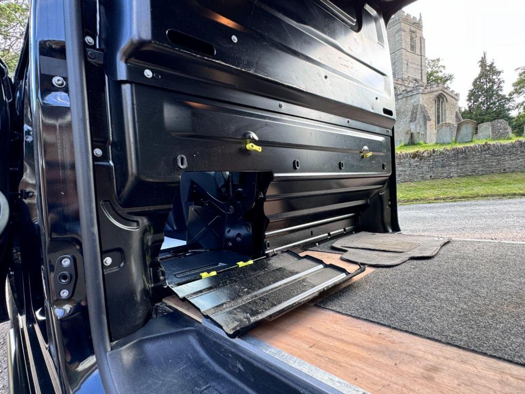 VAUXHALL VIVARO