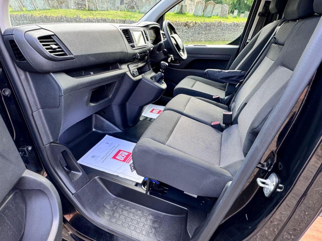 VAUXHALL VIVARO