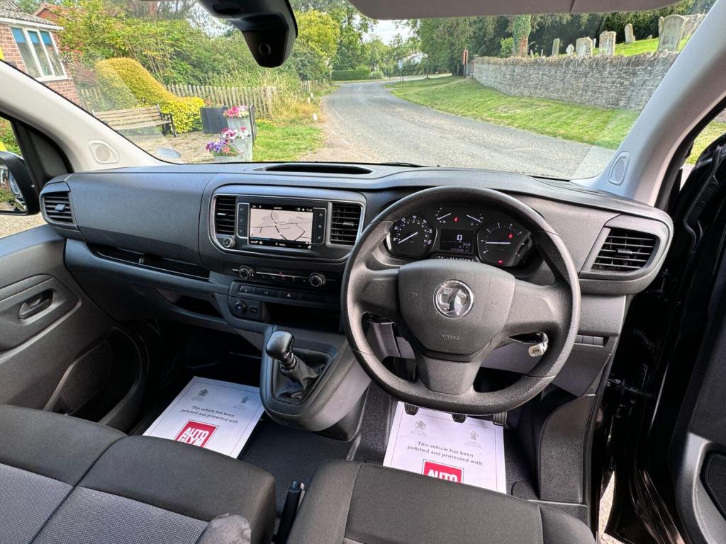 VAUXHALL VIVARO