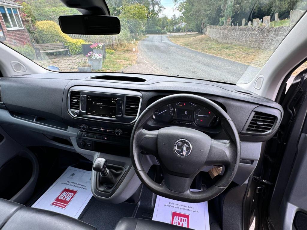 VAUXHALL VIVARO