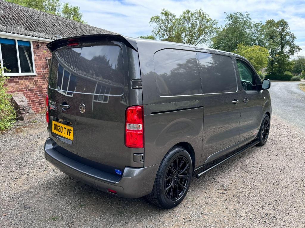 VAUXHALL VIVARO