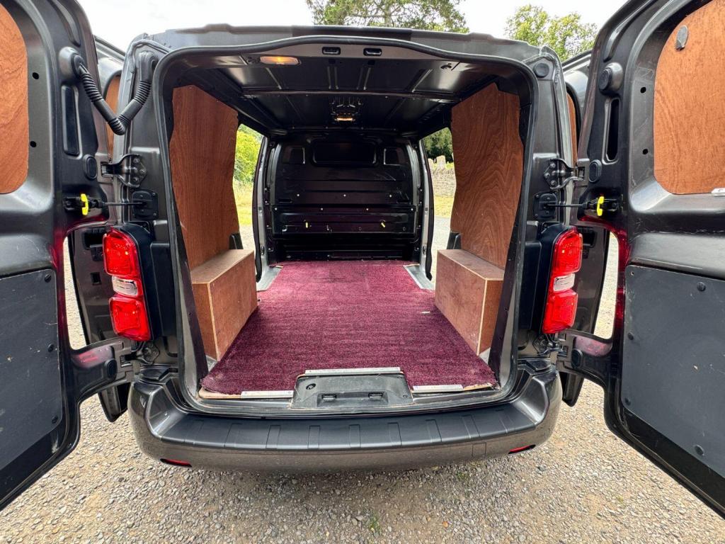 VAUXHALL VIVARO