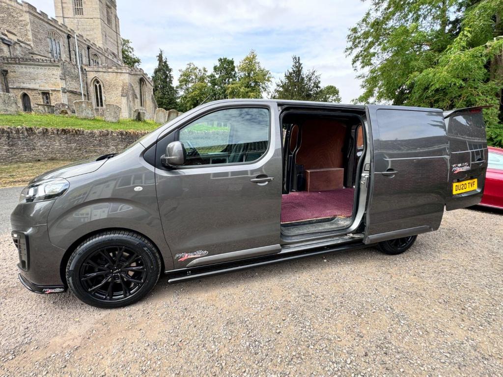 VAUXHALL VIVARO