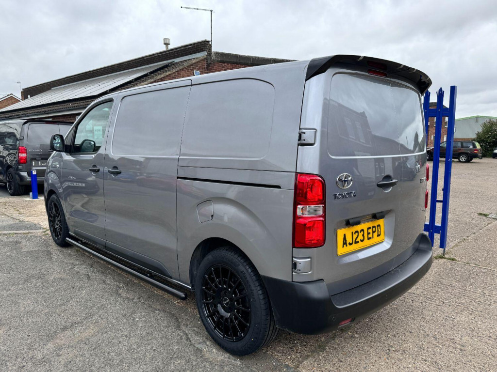 View TOYOTA PROACE 1.5 D Icon