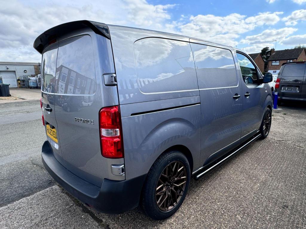 TOYOTA PROACE