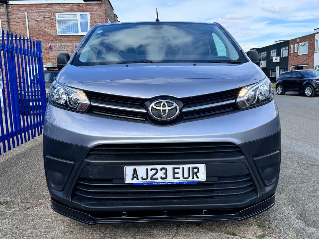 TOYOTA PROACE