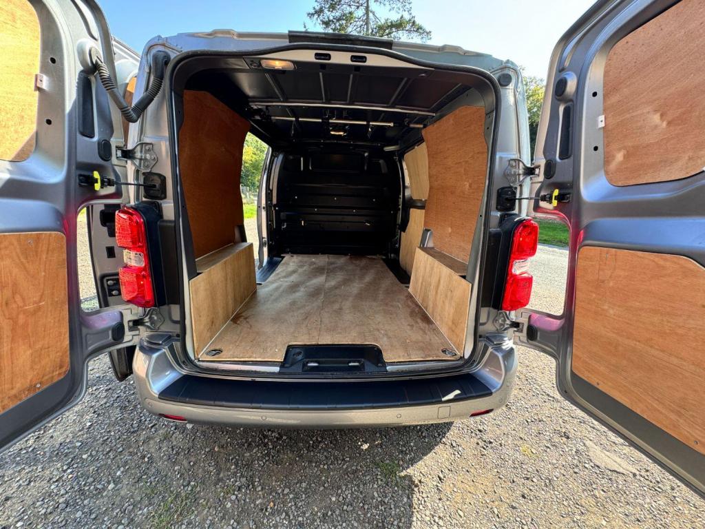 VAUXHALL VIVARO