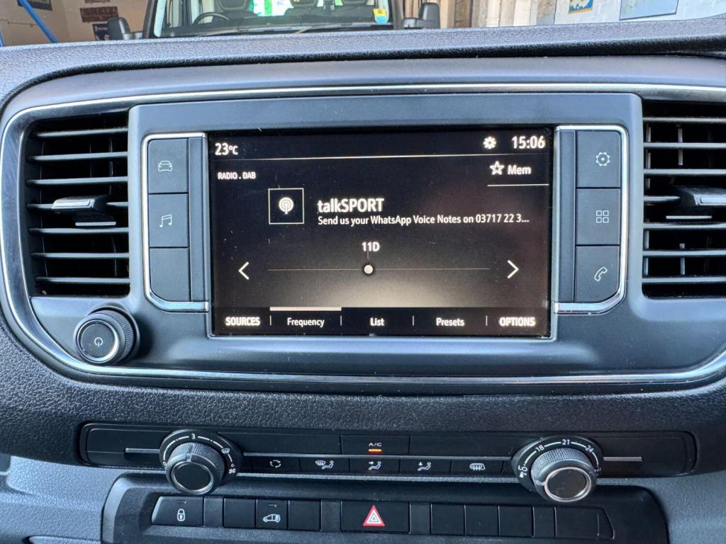 VAUXHALL VIVARO